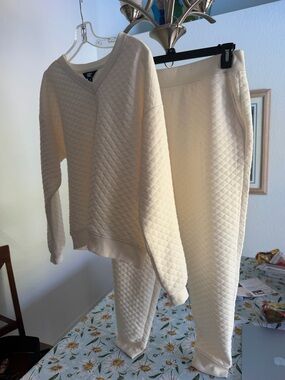 Lands' End Cream Quilted Pullover Set